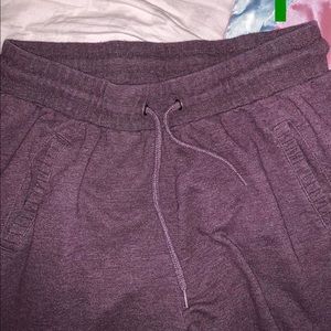 Maroon motto joggers